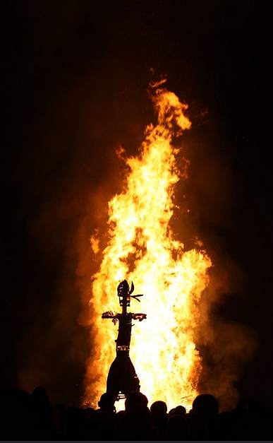 Burning the effigy of Guy Fawkes